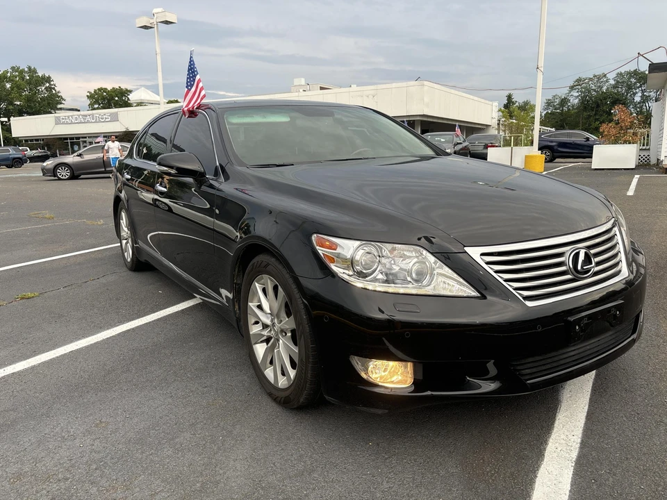 2011 Lexus LS 4th Gen - Image 10 of 31