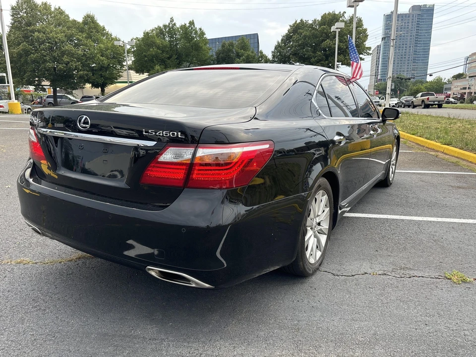 2011 Lexus LS 4th Gen - Image 24 of 31