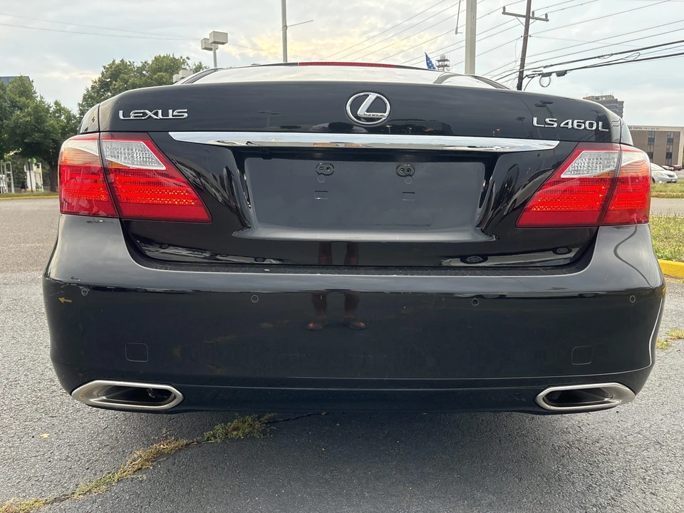 2011 Lexus LS 4th Gen - Image 22 of 31
