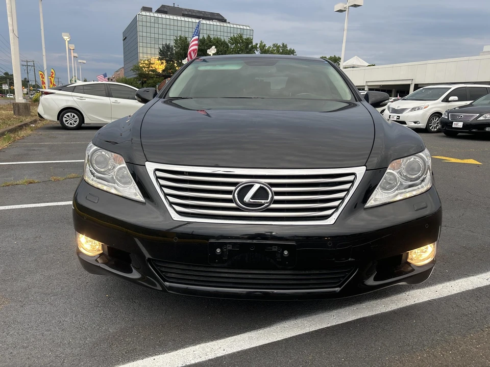 2011 Lexus LS 4th Gen - Image 13 of 31