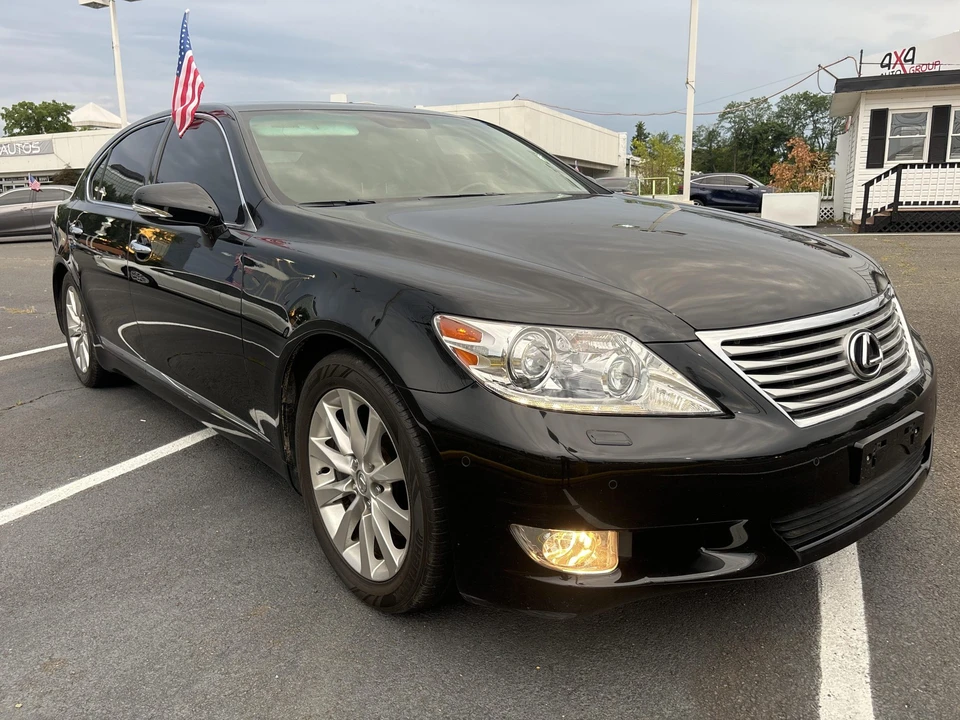 2011 Lexus LS 4th Gen - Image 11 of 31