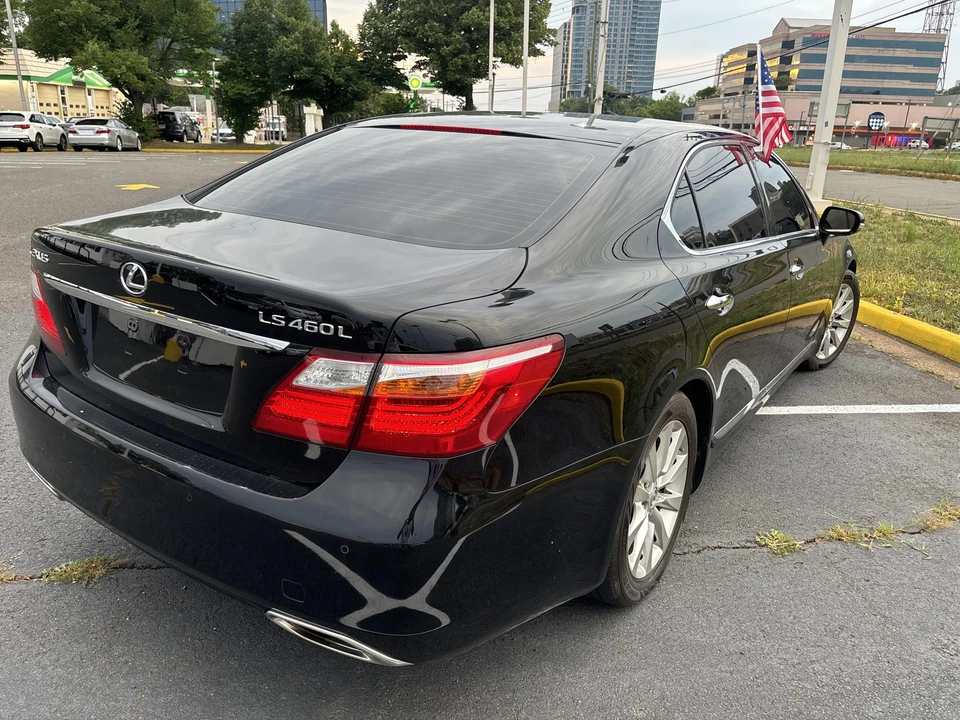2011 Lexus LS 4th Gen - Image 23 of 31