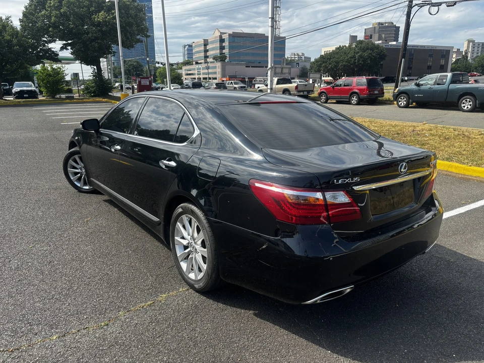 2011 Lexus LS 4th Gen - Image 6 of 31