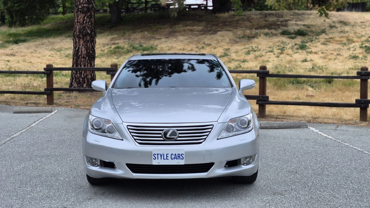 2011 Lexus LS 4th Gen - Image 17 of 31