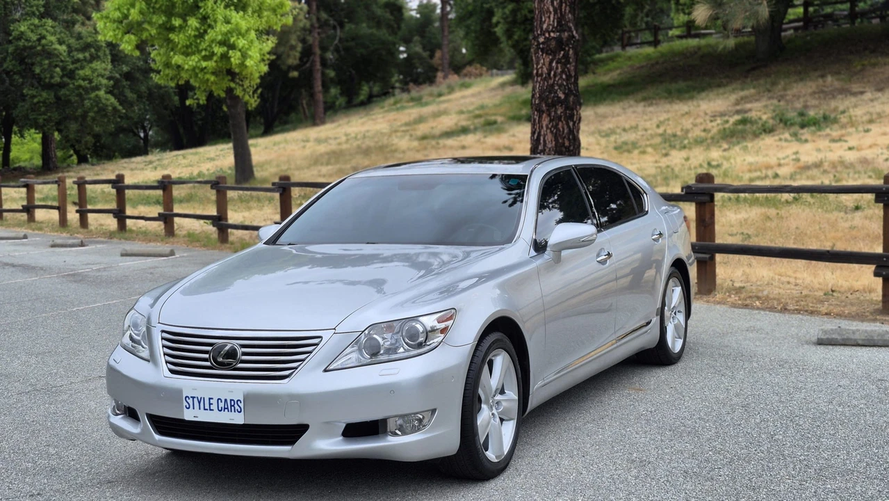 2011 Lexus LS 4th Gen - Image 6 of 31