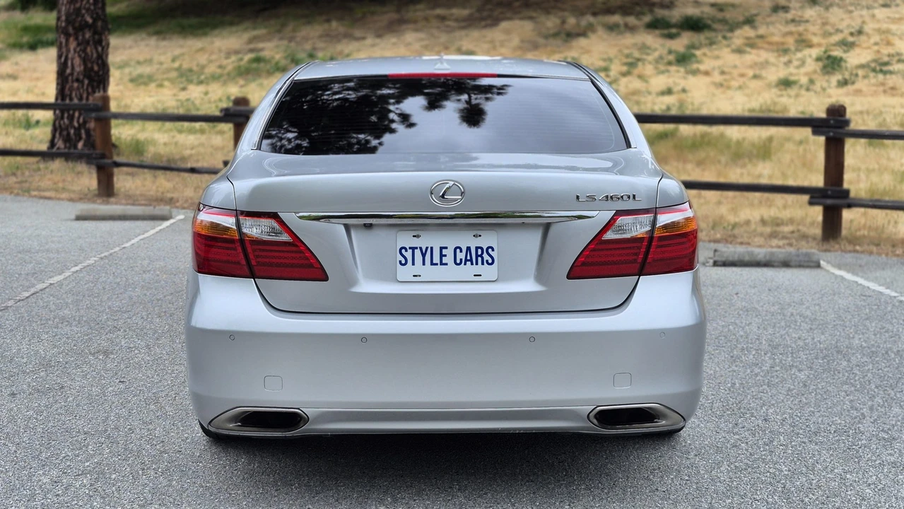 2011 Lexus LS 4th Gen - Image 31 of 31