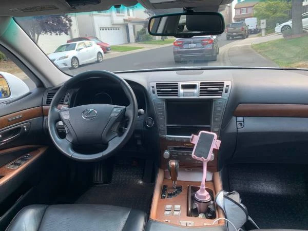 2011 Lexus LS 4th Gen - Image 17 of 23