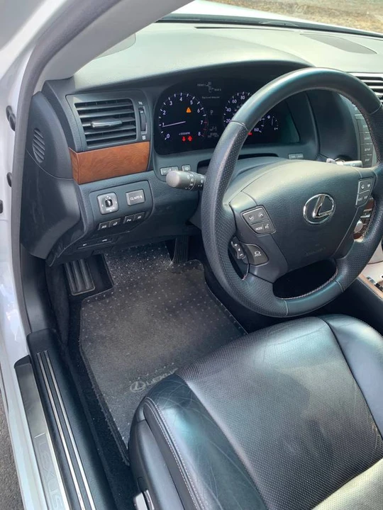 2011 Lexus LS 4th Gen - Image 23 of 23