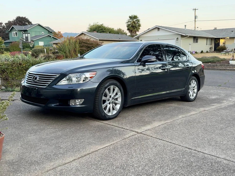 2011 Lexus LS 4th Gen - Image 3 of 5