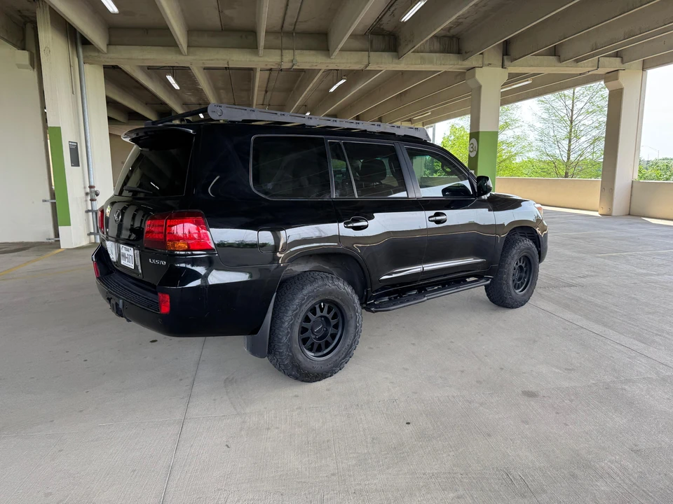 2011 Lexus LX 3rd Gen - Image 23 of 24