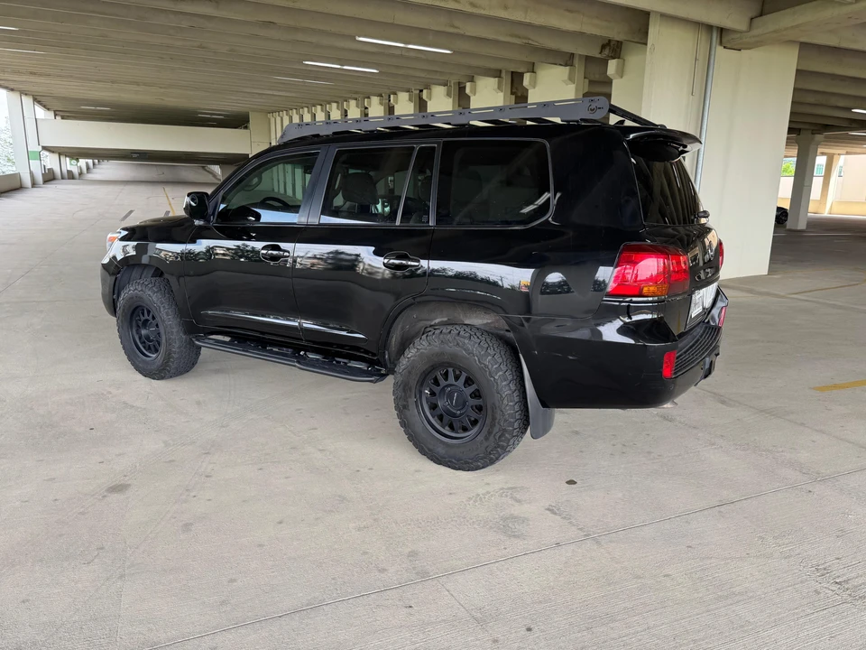 2011 Lexus LX 3rd Gen - Image 18 of 24