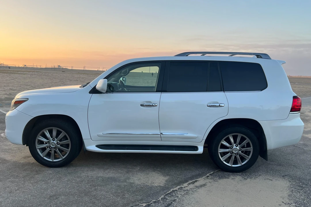 2011 Lexus LX 2nd Gen - Image 4 of 31