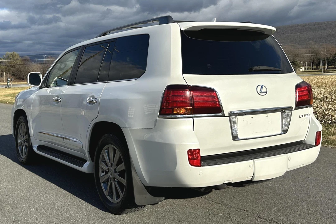 2011 Lexus LX 3rd Gen - Image 4 of 31