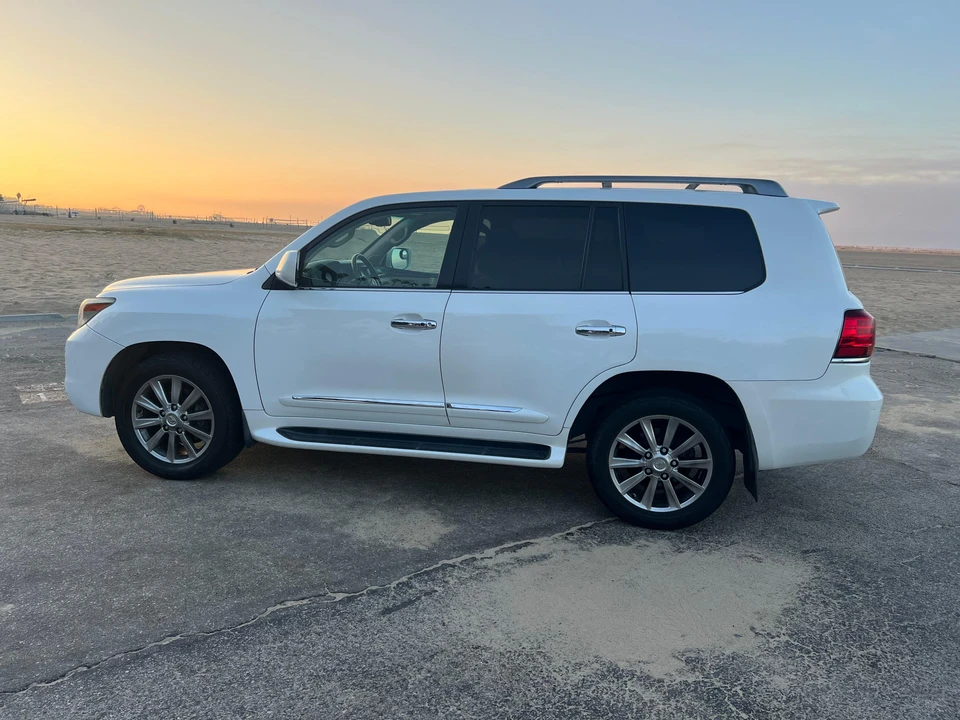 2011 Lexus LX 2nd Gen - Image 14 of 31