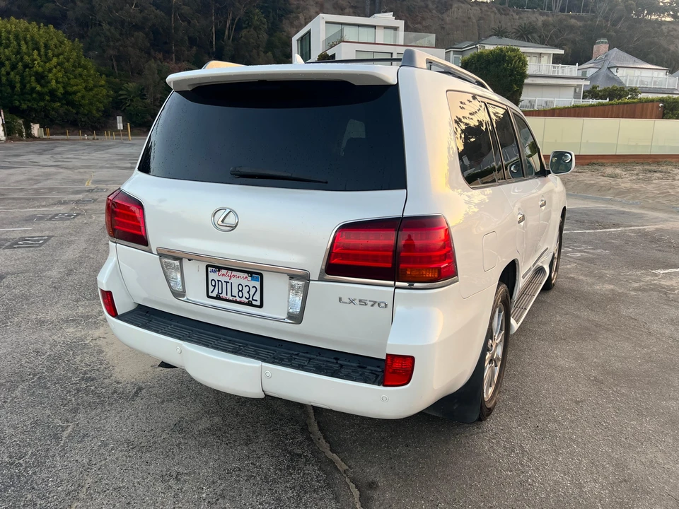 2011 Lexus LX 2nd Gen - Image 22 of 31
