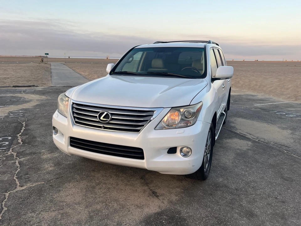 2011 Lexus LX 2nd Gen - Image 8 of 31