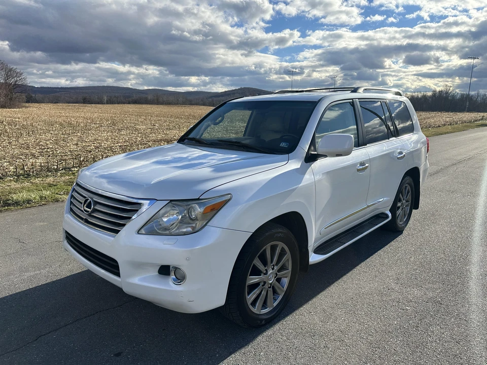 2011 Lexus LX 3rd Gen - Image 11 of 31