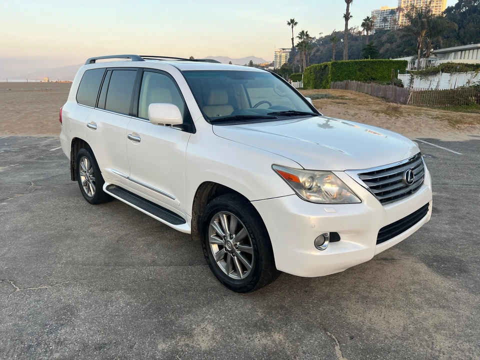 2011 Lexus LX 2nd Gen - Image 31 of 31