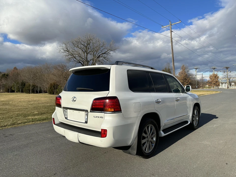 2011 Lexus LX 3rd Gen - Image 21 of 31