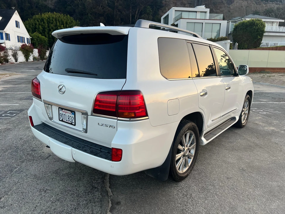2011 Lexus LX 2nd Gen - Image 23 of 31