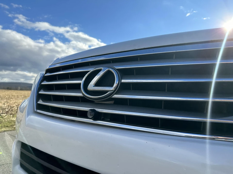 2011 Lexus LX 3rd Gen - Image 27 of 31