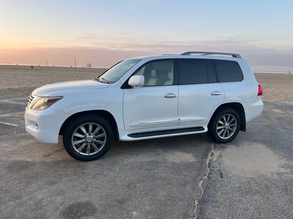 2011 Lexus LX 2nd Gen - Image 12 of 31
