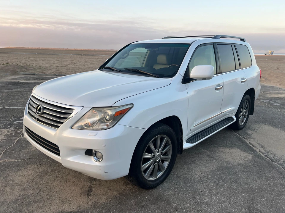 2011 Lexus LX 2nd Gen - Image 10 of 31
