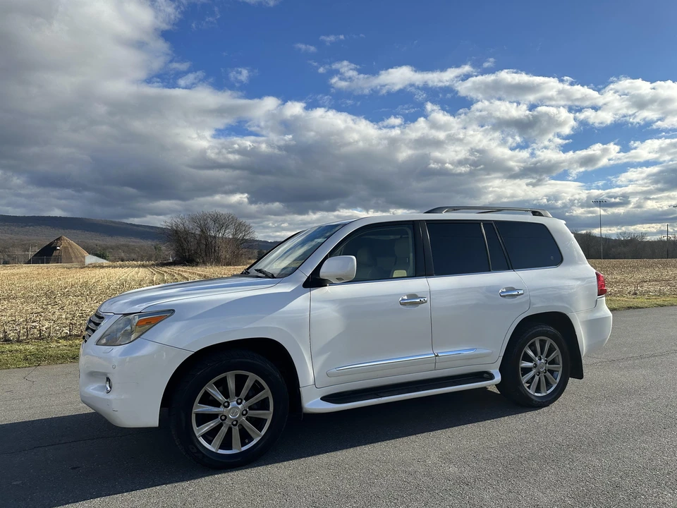 2011 Lexus LX 3rd Gen - Image 15 of 31