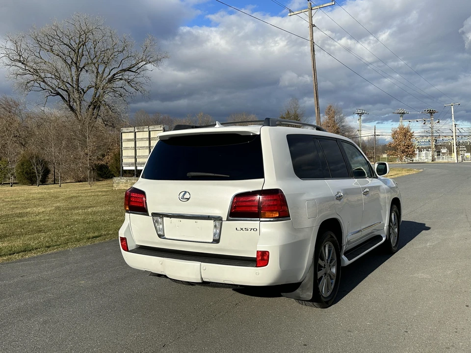 2011 Lexus LX 3rd Gen - Image 20 of 31