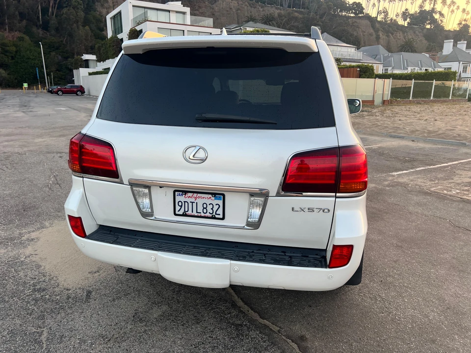 2011 Lexus LX 2nd Gen - Image 21 of 31
