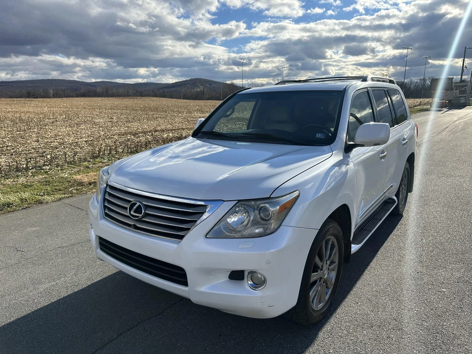 2011 Lexus LX 3rd Gen - Image 9 of 31