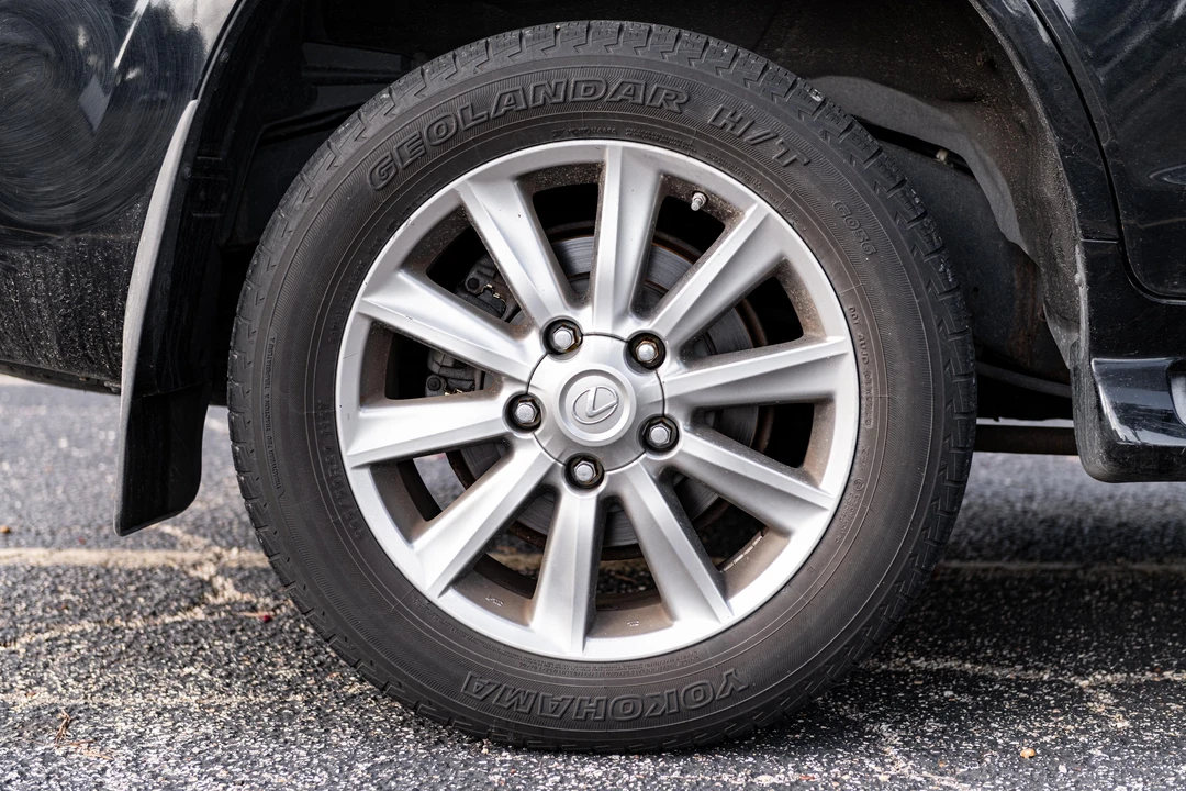2011 Lexus LX 3rd Gen - Image 23 of 31