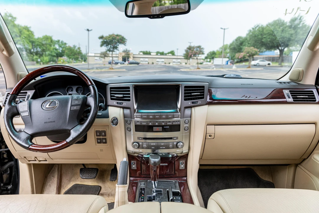 2011 Lexus LX 3rd Gen - Image 25 of 31