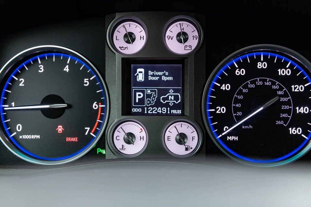 2011 Lexus LX 3rd Gen - Image 28 of 31