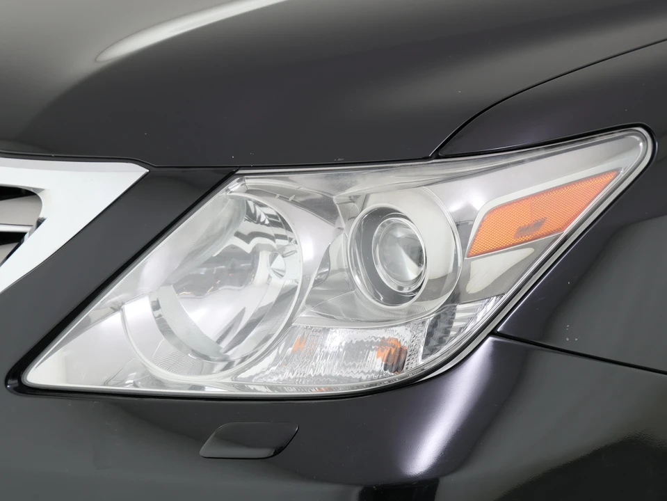 2011 Lexus LX 3rd Gen - Image 18 of 31
