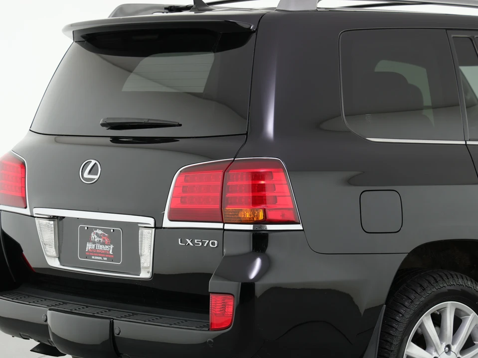 2011 Lexus LX 3rd Gen - Image 28 of 31