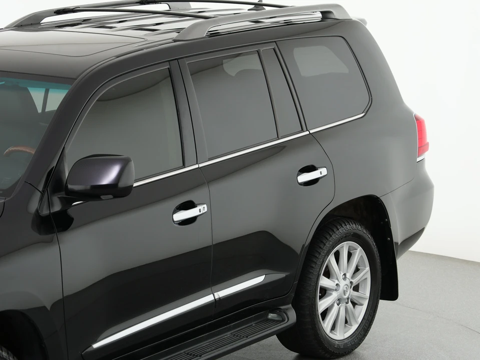 2011 Lexus LX 3rd Gen - Image 25 of 31