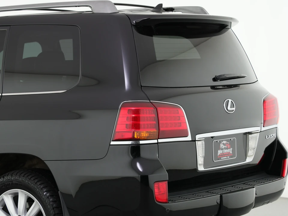 2011 Lexus LX 3rd Gen - Image 27 of 31