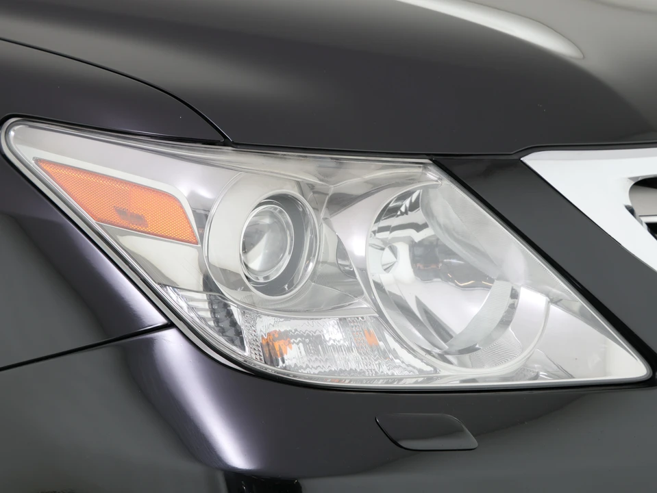 2011 Lexus LX 3rd Gen - Image 16 of 31