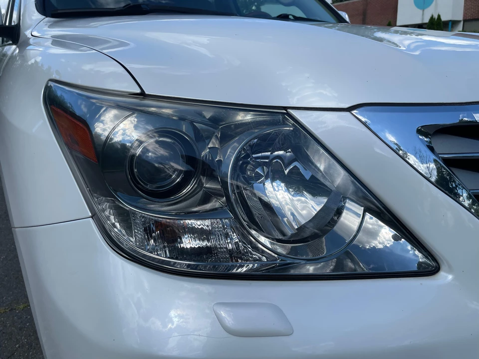 2011 Lexus LX 3rd Gen - Image 25 of 31