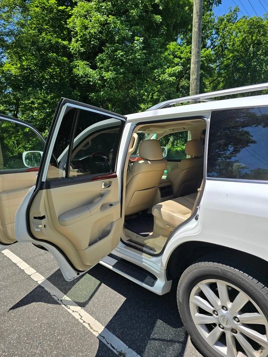 2011 Lexus LX 3rd Gen - Image 16 of 31