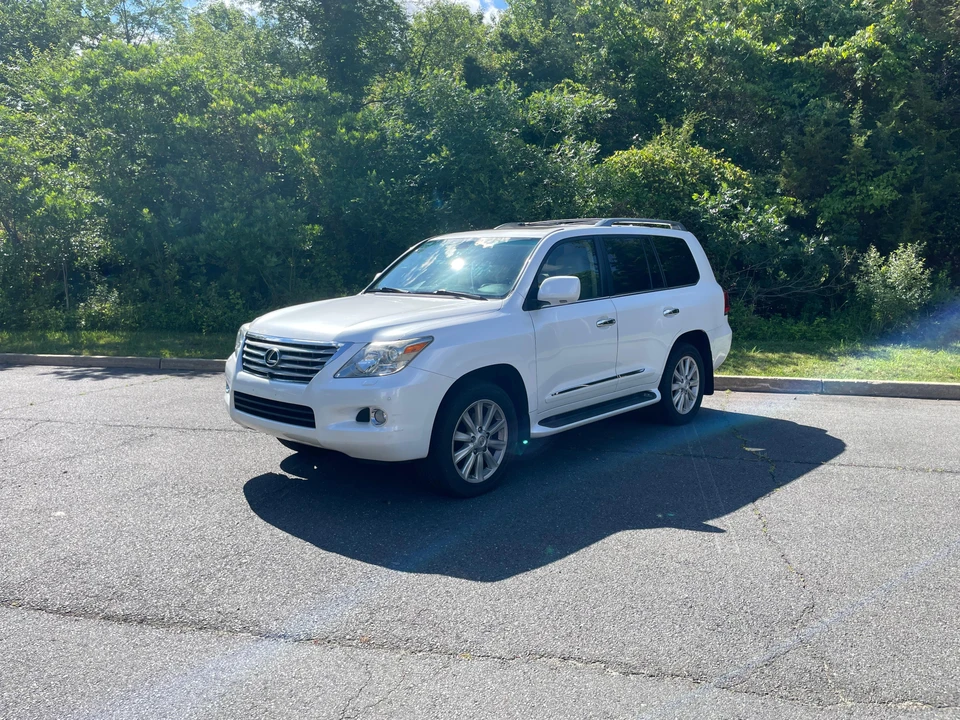 2011 Lexus LX 3rd Gen - Image 8 of 31