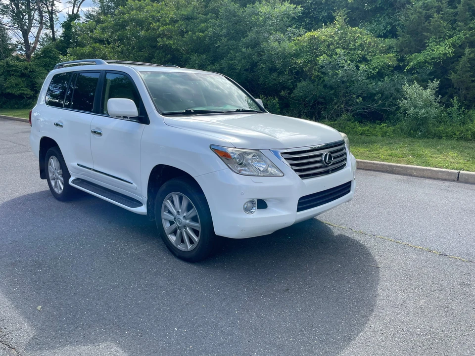 2011 Lexus LX 3rd Gen - Image 14 of 31