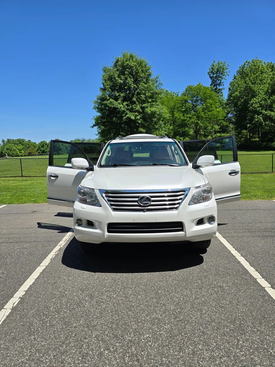 2011 Lexus LX 3rd Gen - Image 15 of 31