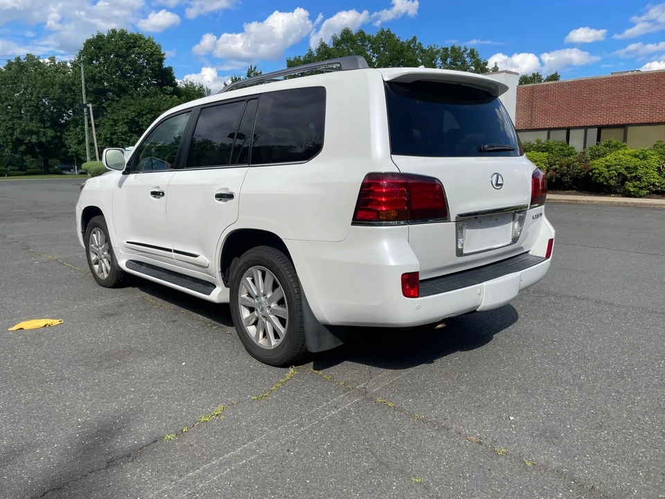 2011 Lexus LX 3rd Gen - Image 10 of 31