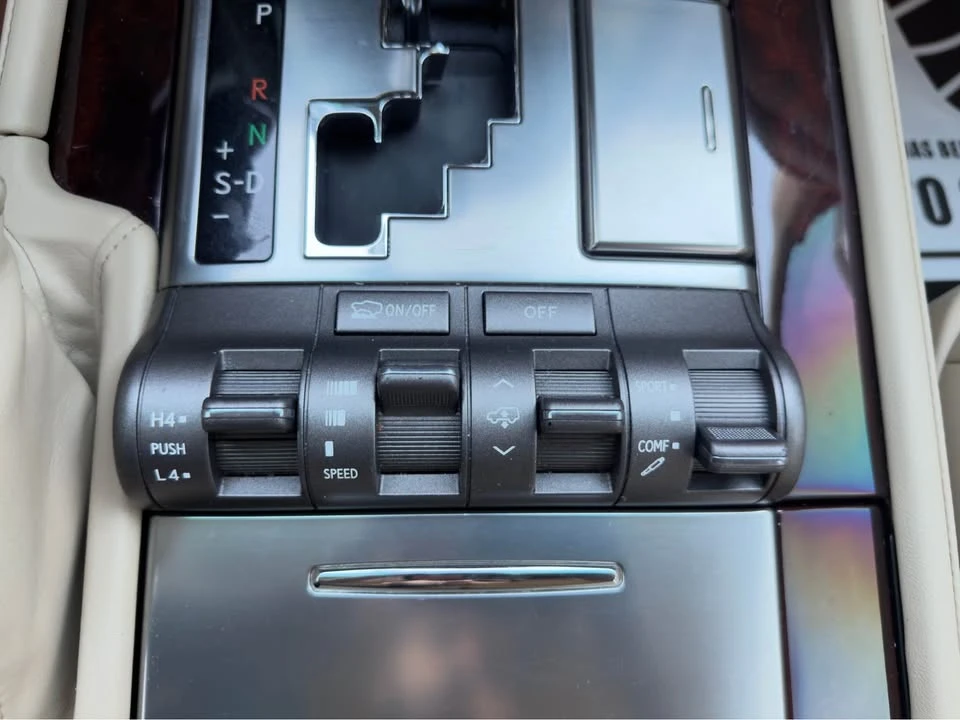 2011 Lexus LX 3rd Gen - Image 18 of 20