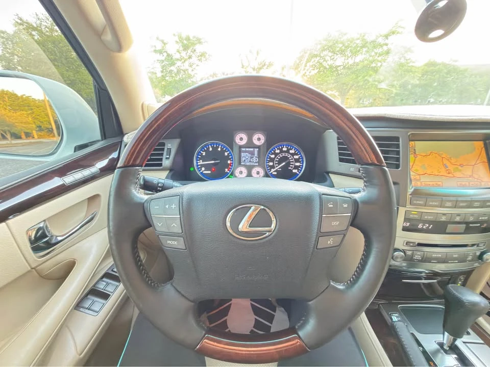 2011 Lexus LX 3rd Gen - Image 14 of 20