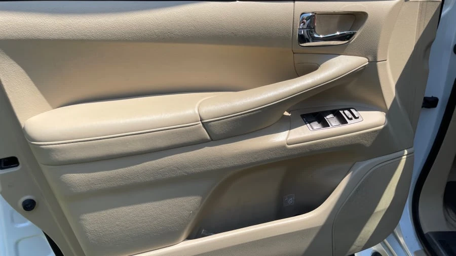 2011 Lexus LX 3rd Gen - Image 16 of 30