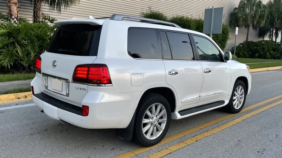2011 Lexus LX 3rd Gen - Image 26 of 30