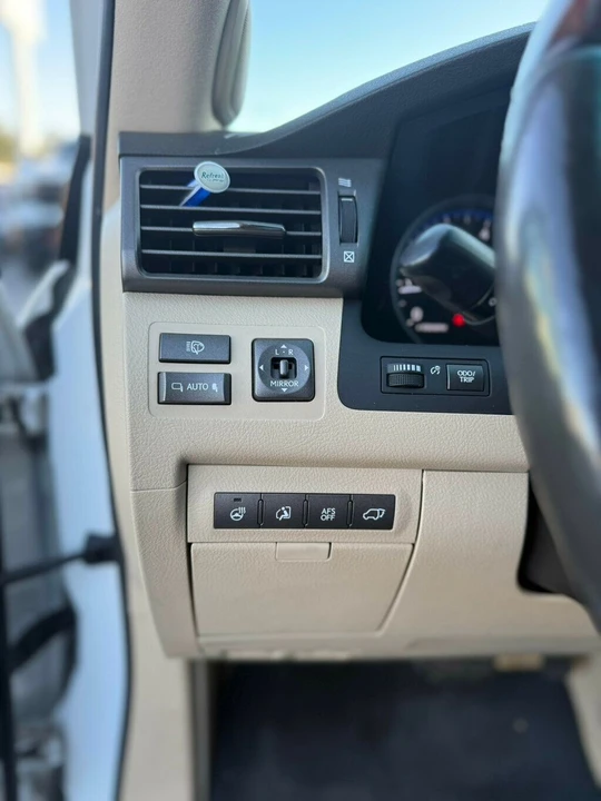 2011 Lexus LX 3rd Gen - Image 21 of 21